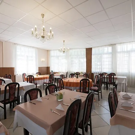 Ensana Pro Patria Hotel Piest'any