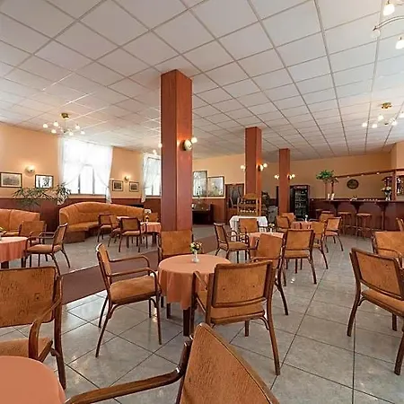 Ensana Pro Patria Hotel 2*